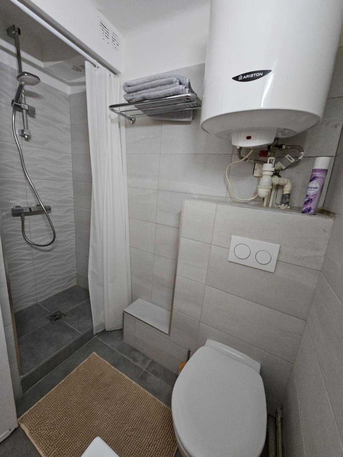 Provencal-Style Apartment Екс ан Прованс Екстериор снимка