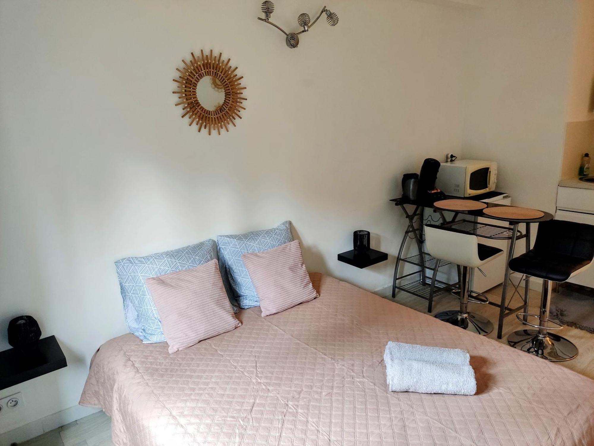 Provencal-Style Apartment Екс ан Прованс Екстериор снимка